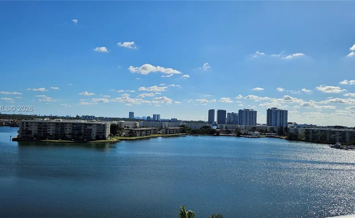 2851 NE 183rd St # 817E, Aventura FL 33160