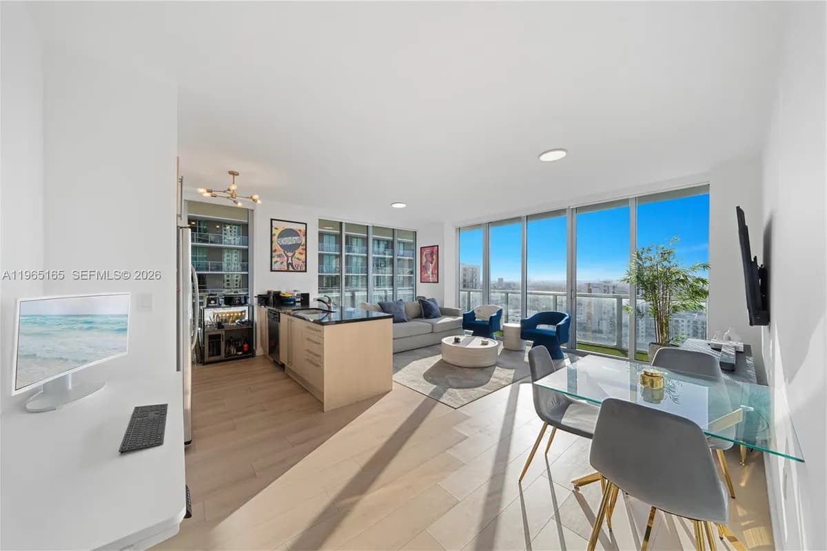 1111 SW 1st Ave, Miami FL 33130