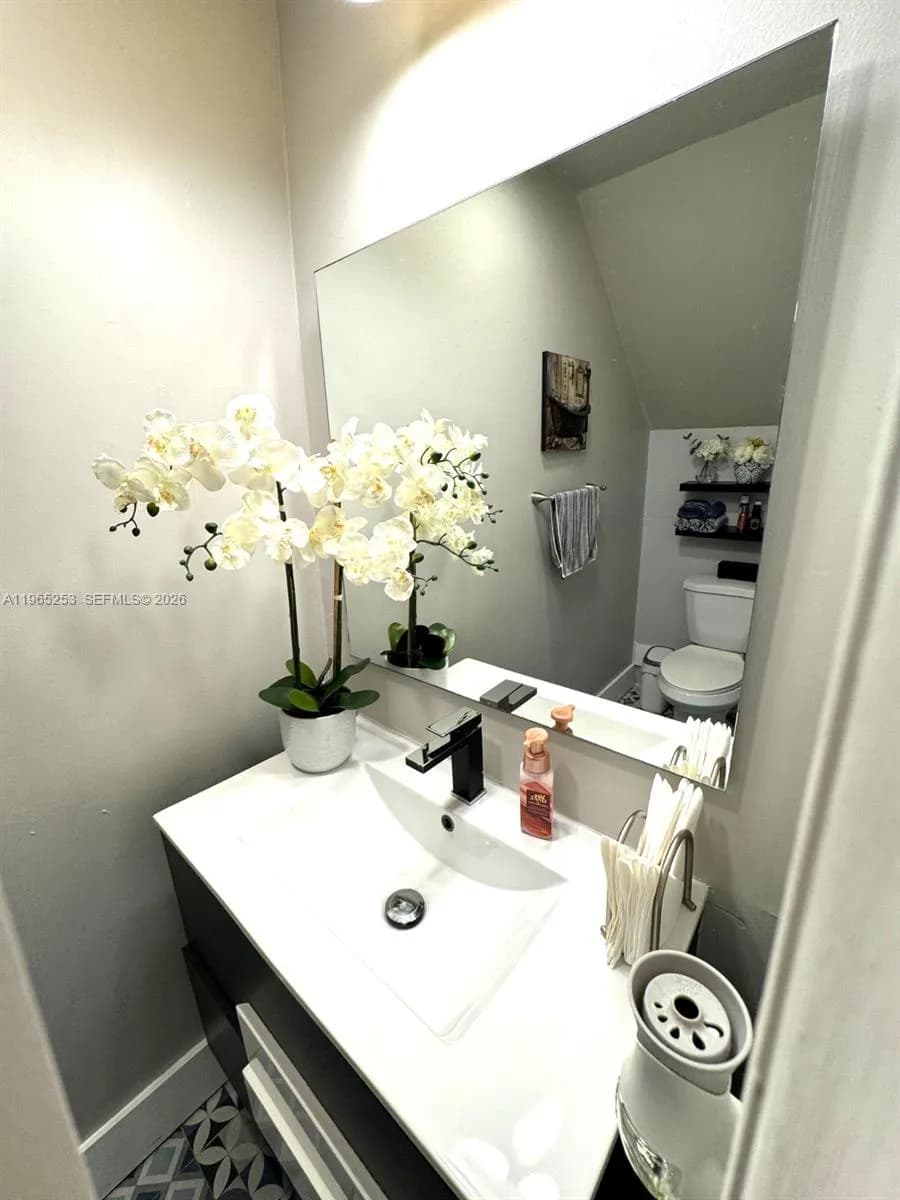 9189 NW 45th St, Sunrise FL 33351