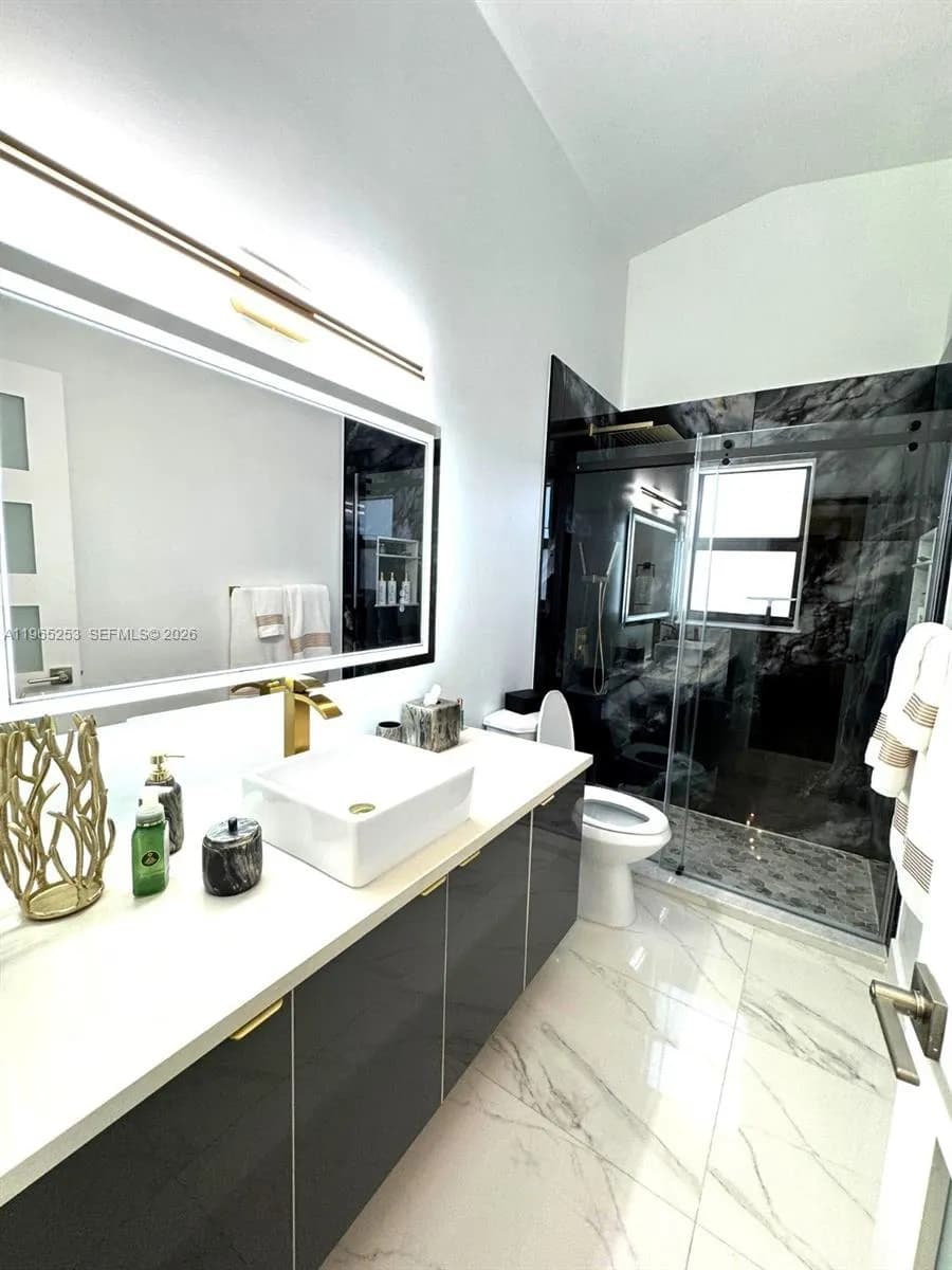 9189 NW 45th St, Sunrise FL 33351