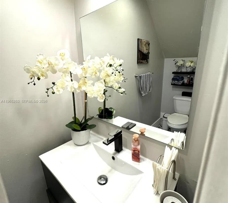 9189 NW 45th St, Sunrise FL 33351