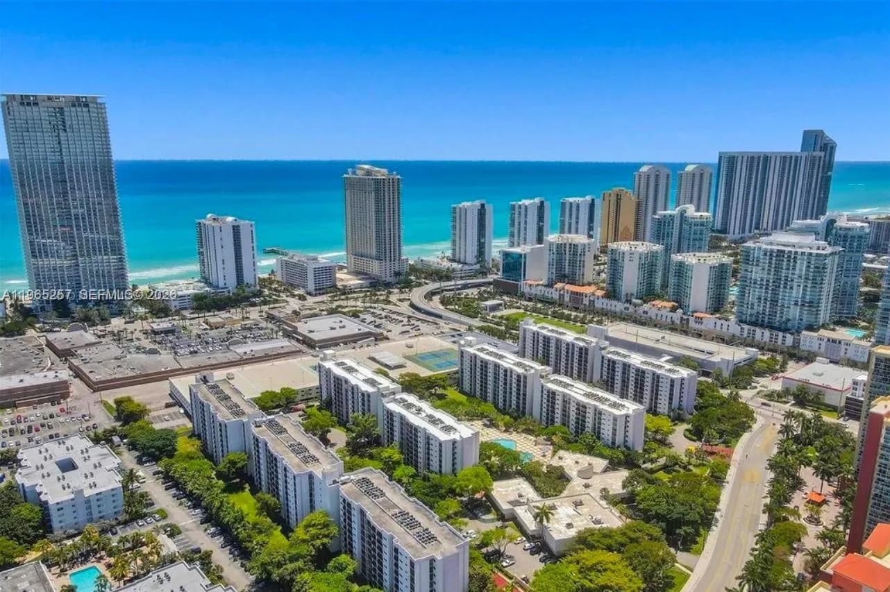 17011 N Bay Rd # 906, Sunny Isles Beach FL 33160