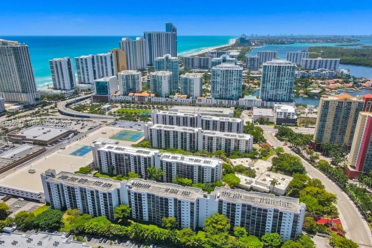 17011 N Bay Rd # 906, Sunny Isles Beach FL 33160