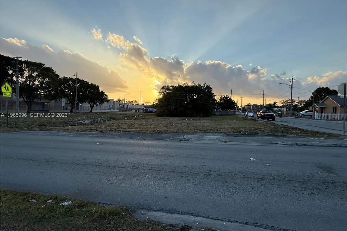 402 SW 6th St, Homestead FL 33030