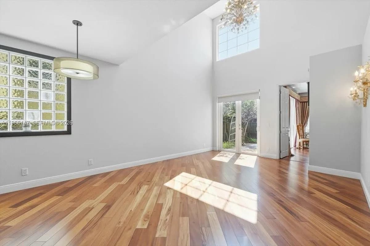 1282 Grant Ct, Hollywood FL 33019