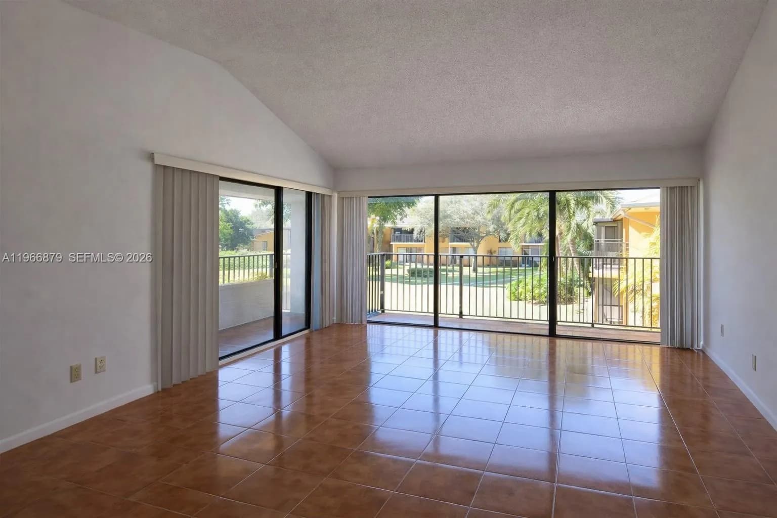 5821 Washington St # 32, Hollywood FL 33023