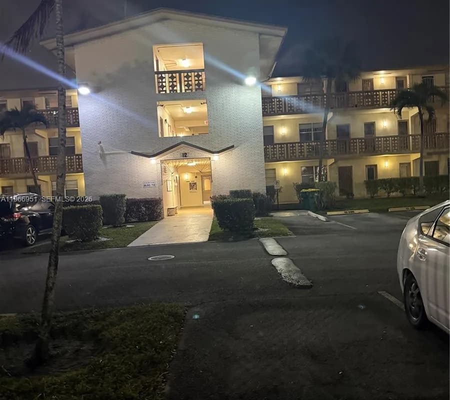 NE 14TH AVE 16790 # 109, North Miami Beach FL 33162