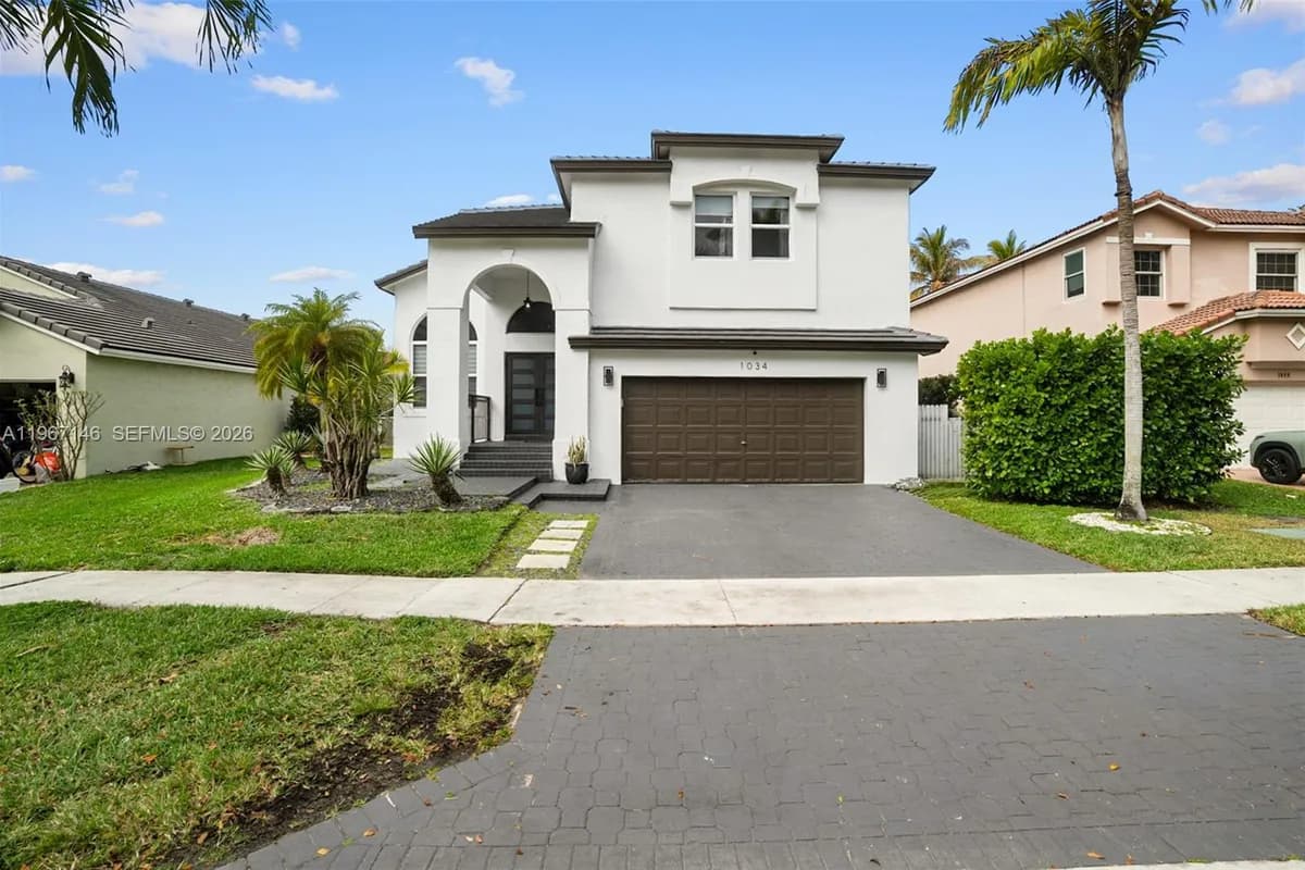 1034 NW 184th Way, Pembroke Pines FL 33029
