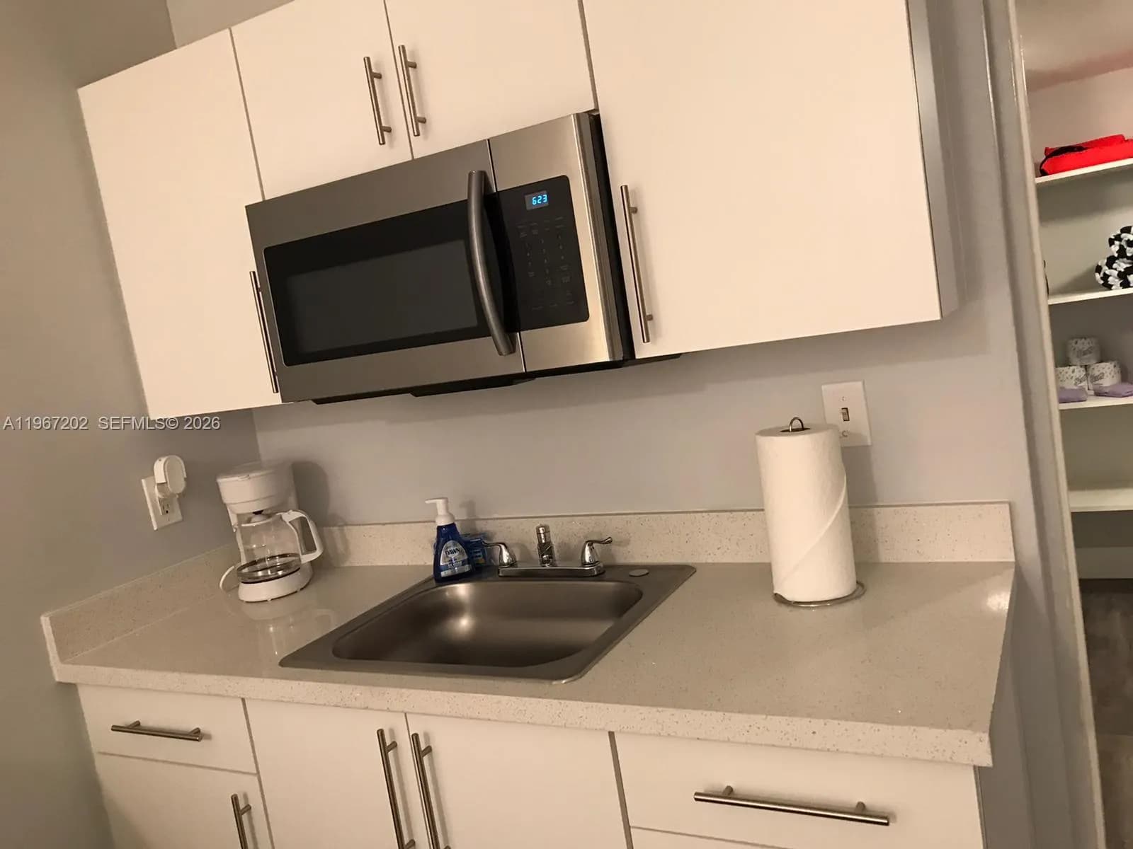 26 Diplomat Pkwy # 2215, Hallandale Beach FL 33009