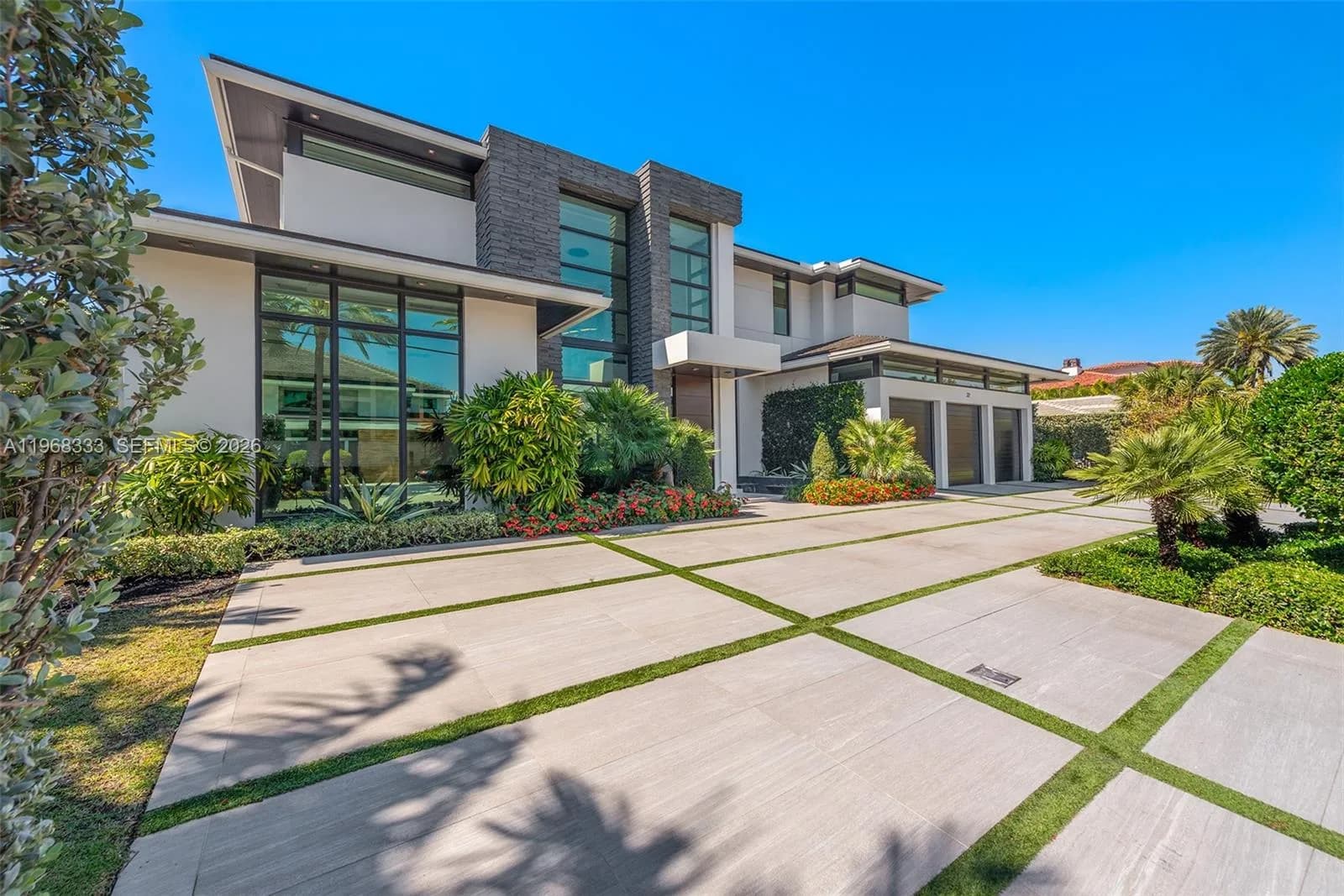 22 Isla Bahia Dr, Fort Lauderdale FL 33316