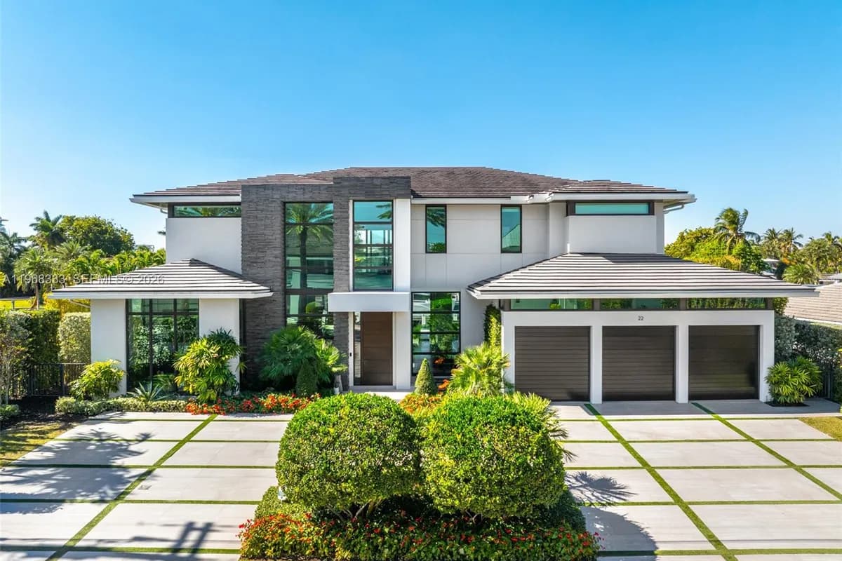 22 Isla Bahia Dr, Fort Lauderdale FL 33316
