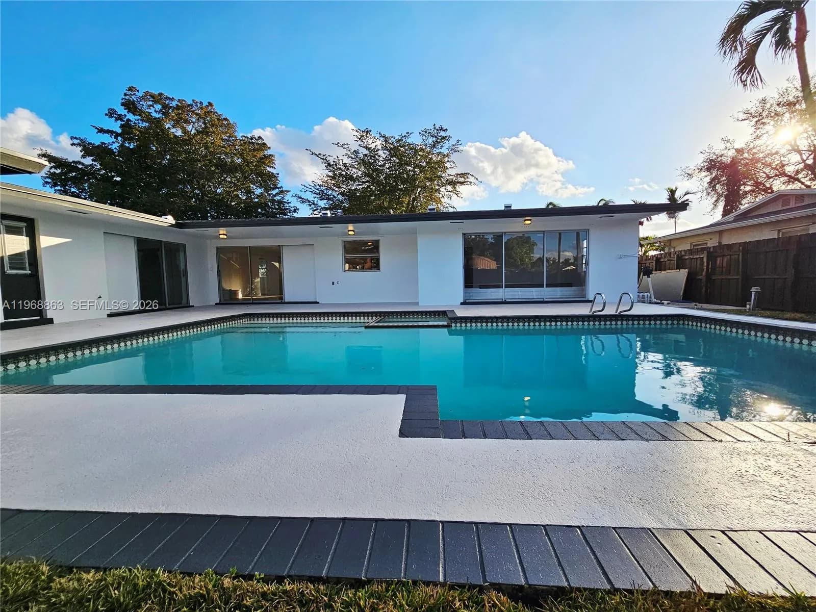 11101 NW 19th St, Pembroke Pines FL 33026