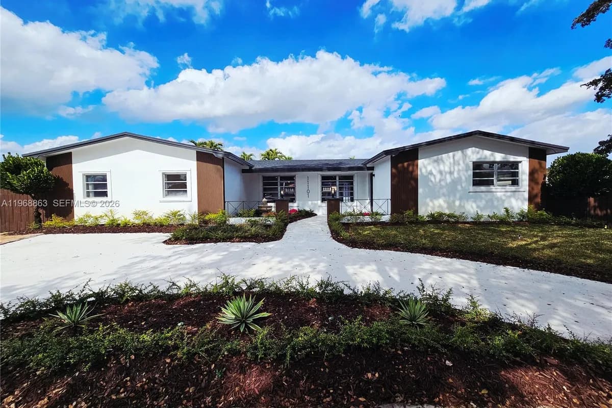 11101 NW 19th St, Pembroke Pines FL 33026