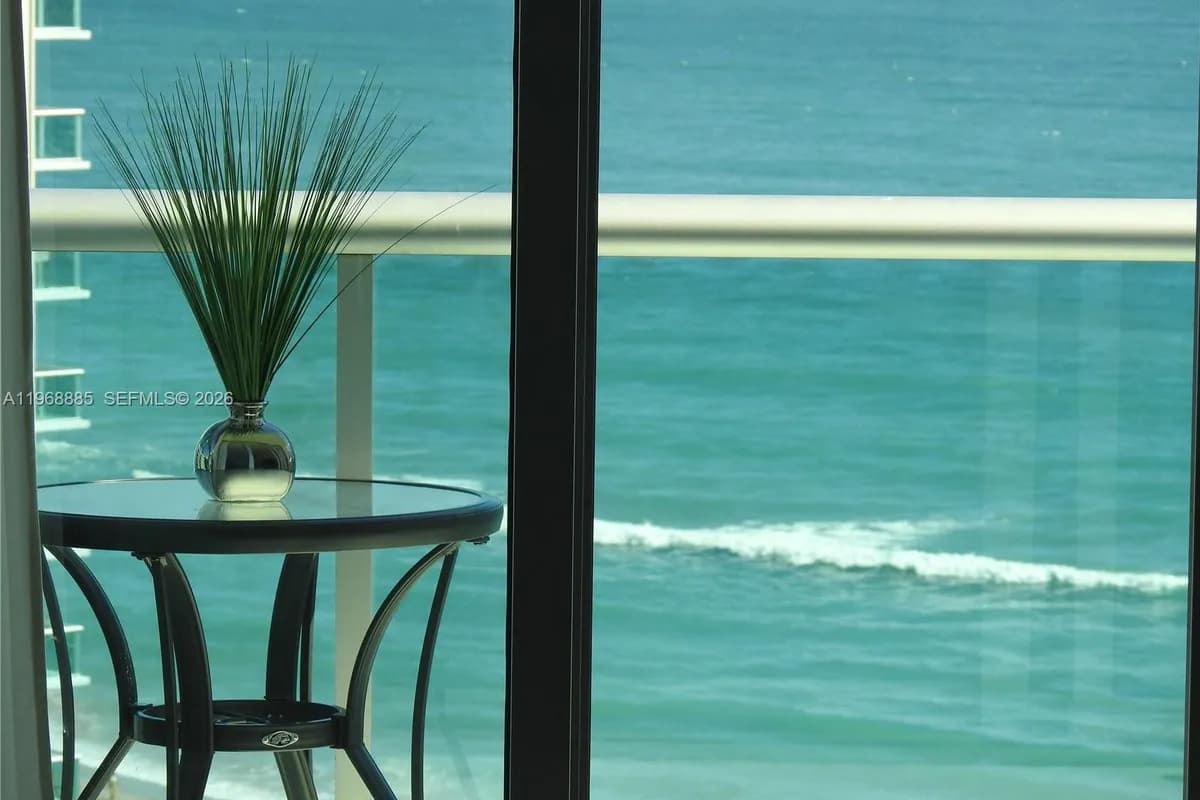 3901 S Ocean Dr, Hollywood FL 33019