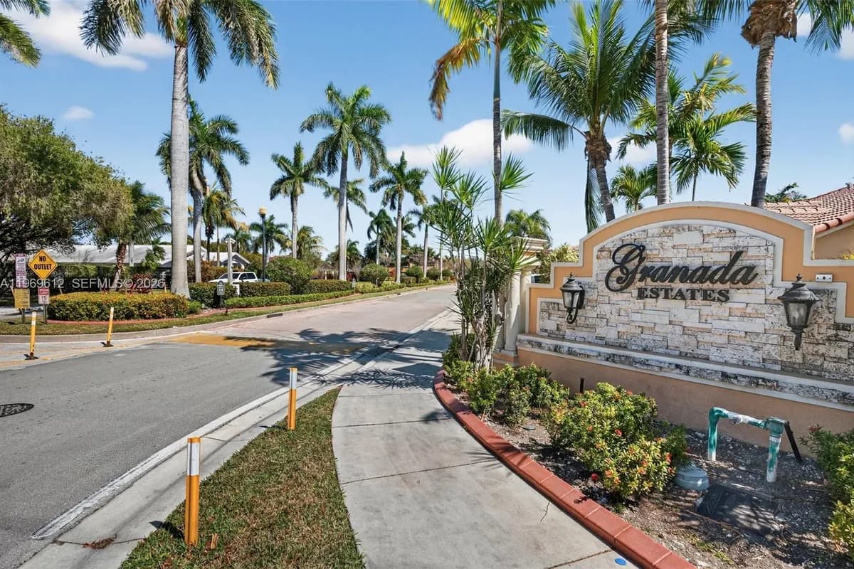 426 NE 20th Ave, Homestead FL 33033