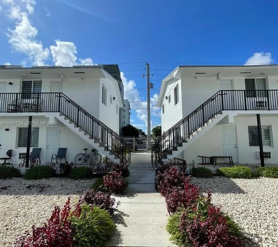 741 NW 60th St # 3, Miami FL 33127