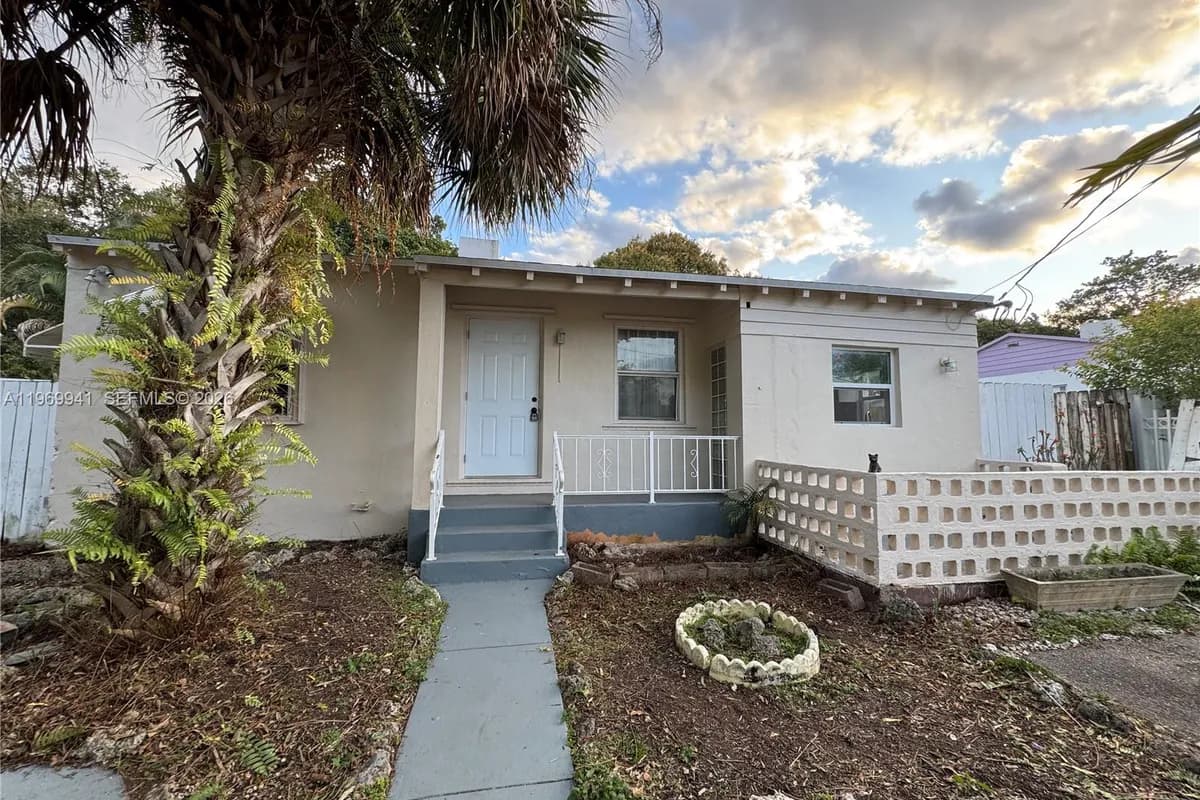 748 NE 127th St, North Miami FL 33161