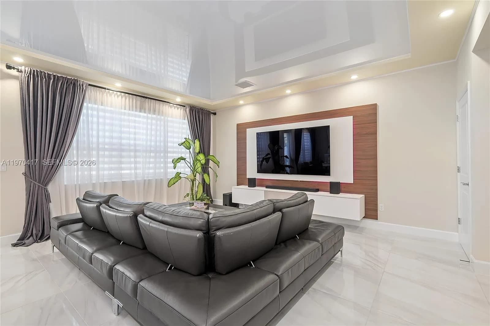 1475 Silk Oak Dr, Hollywood FL 33021