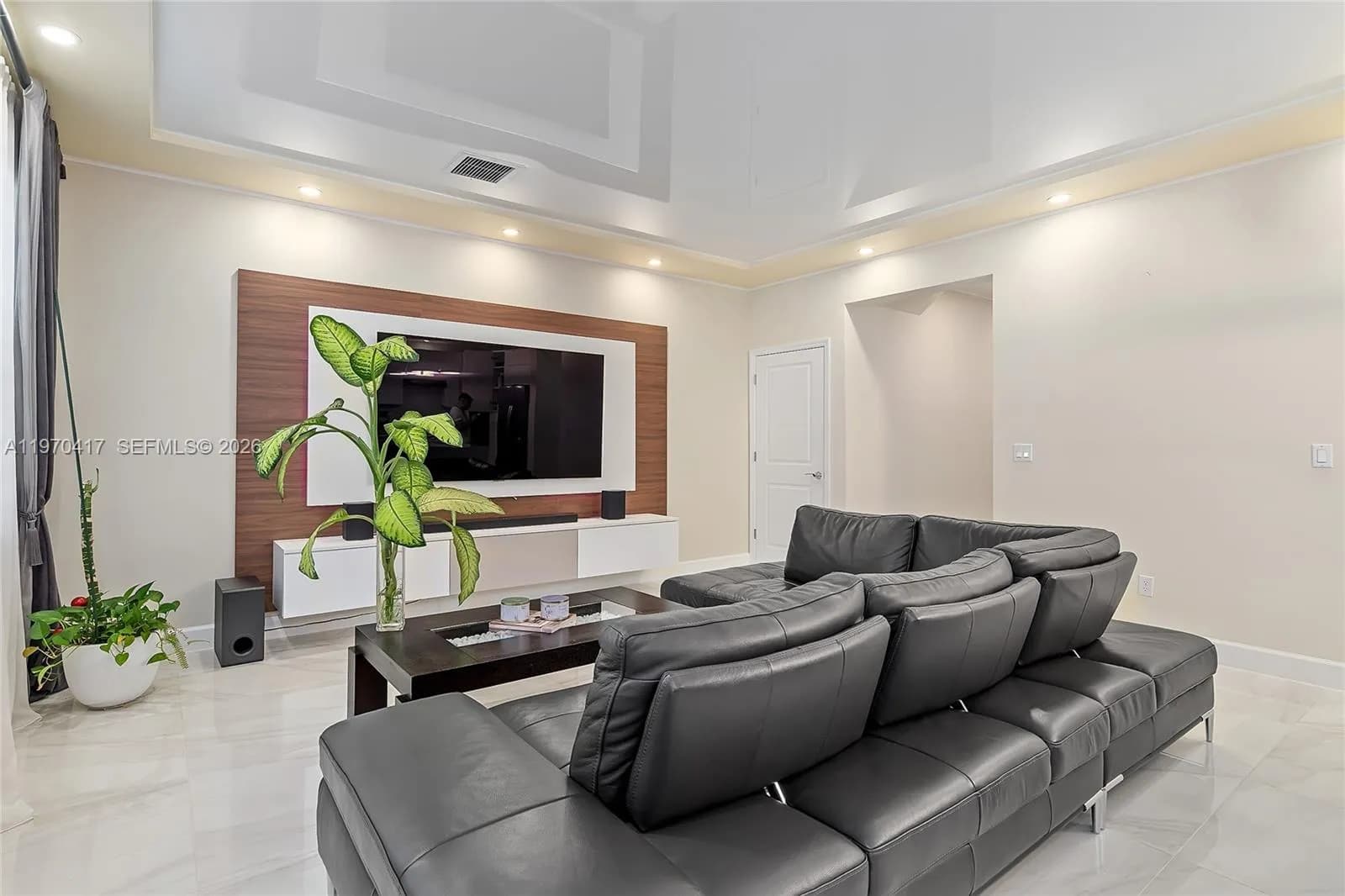 1475 Silk Oak Dr, Hollywood FL 33021