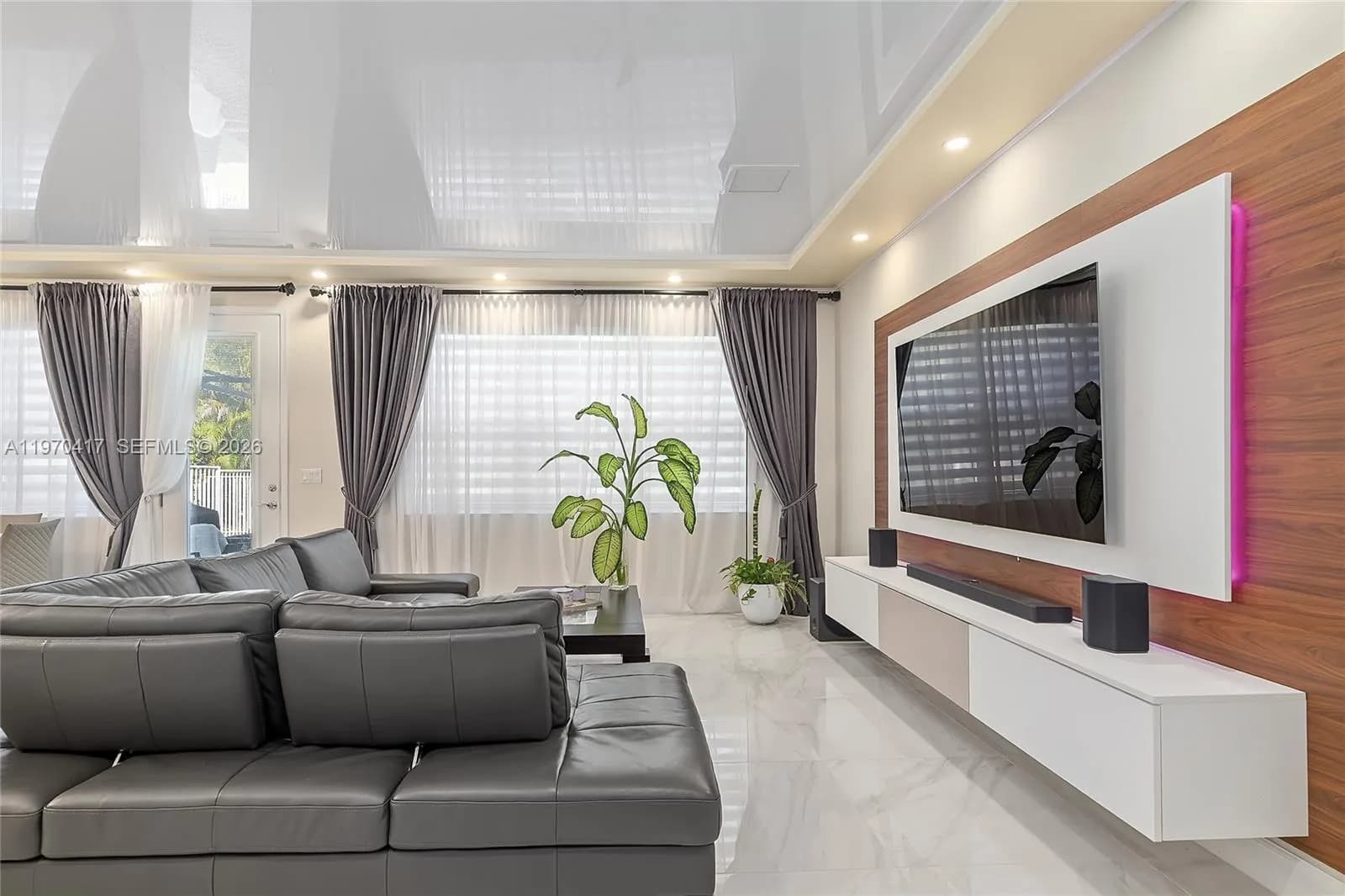 1475 Silk Oak Dr, Hollywood FL 33021