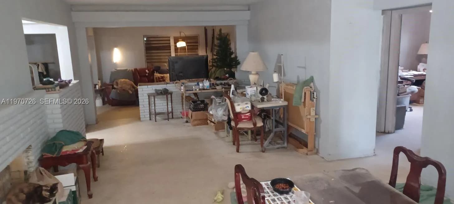 2215 Wiley St, Hollywood FL 33020