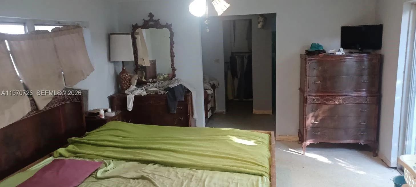 2215 Wiley St, Hollywood FL 33020