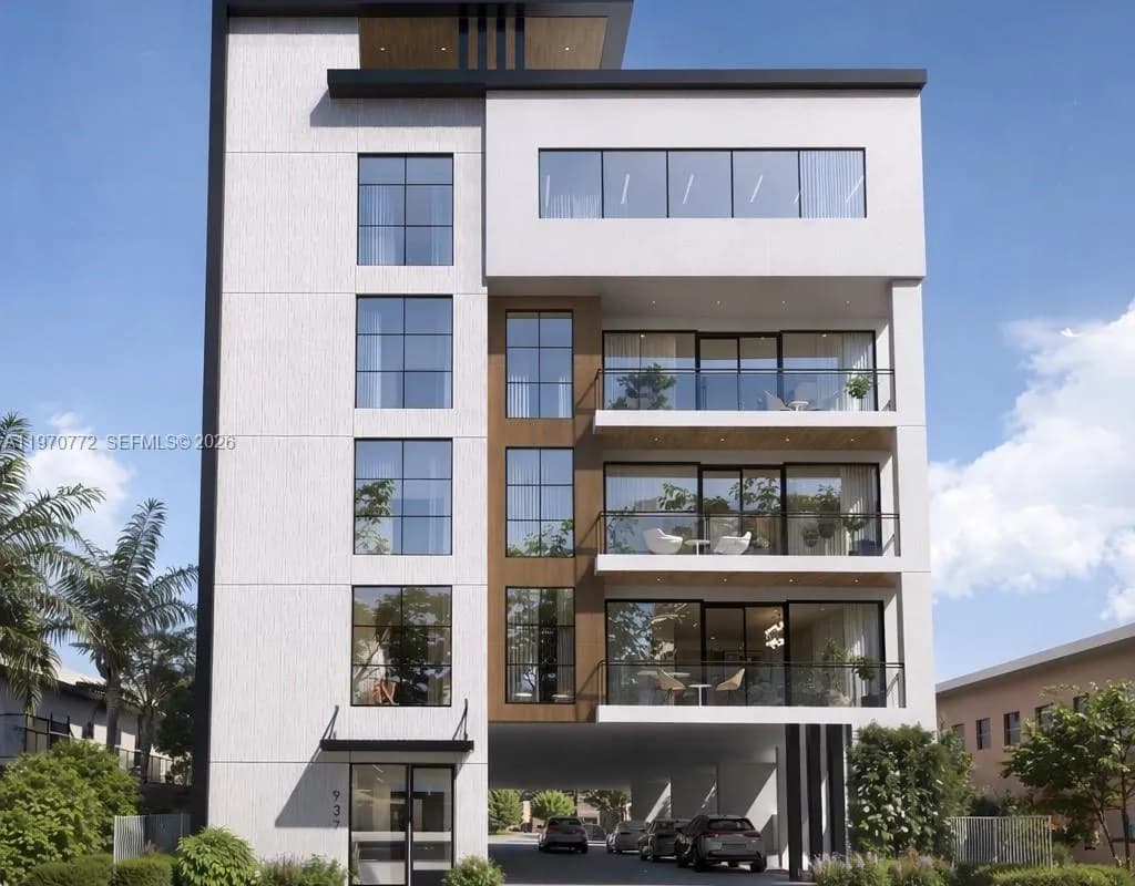 937 SW 7th St, Miami FL 33130