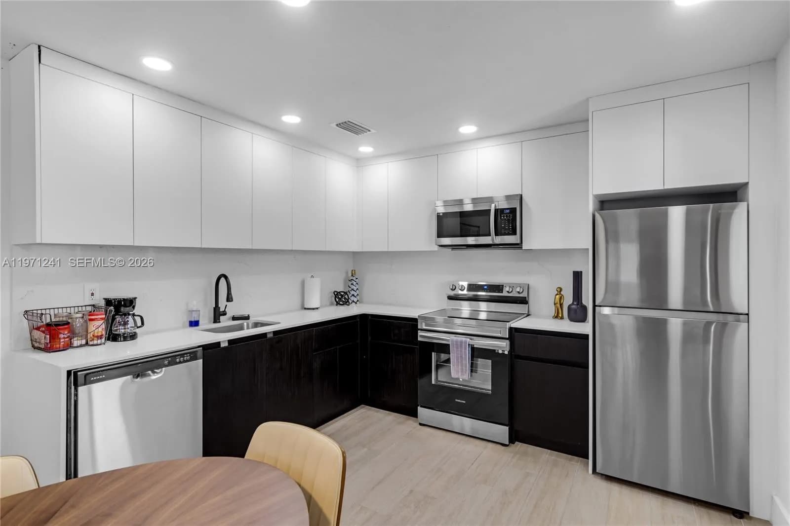 1054 NW 29th St, Miami FL 33127