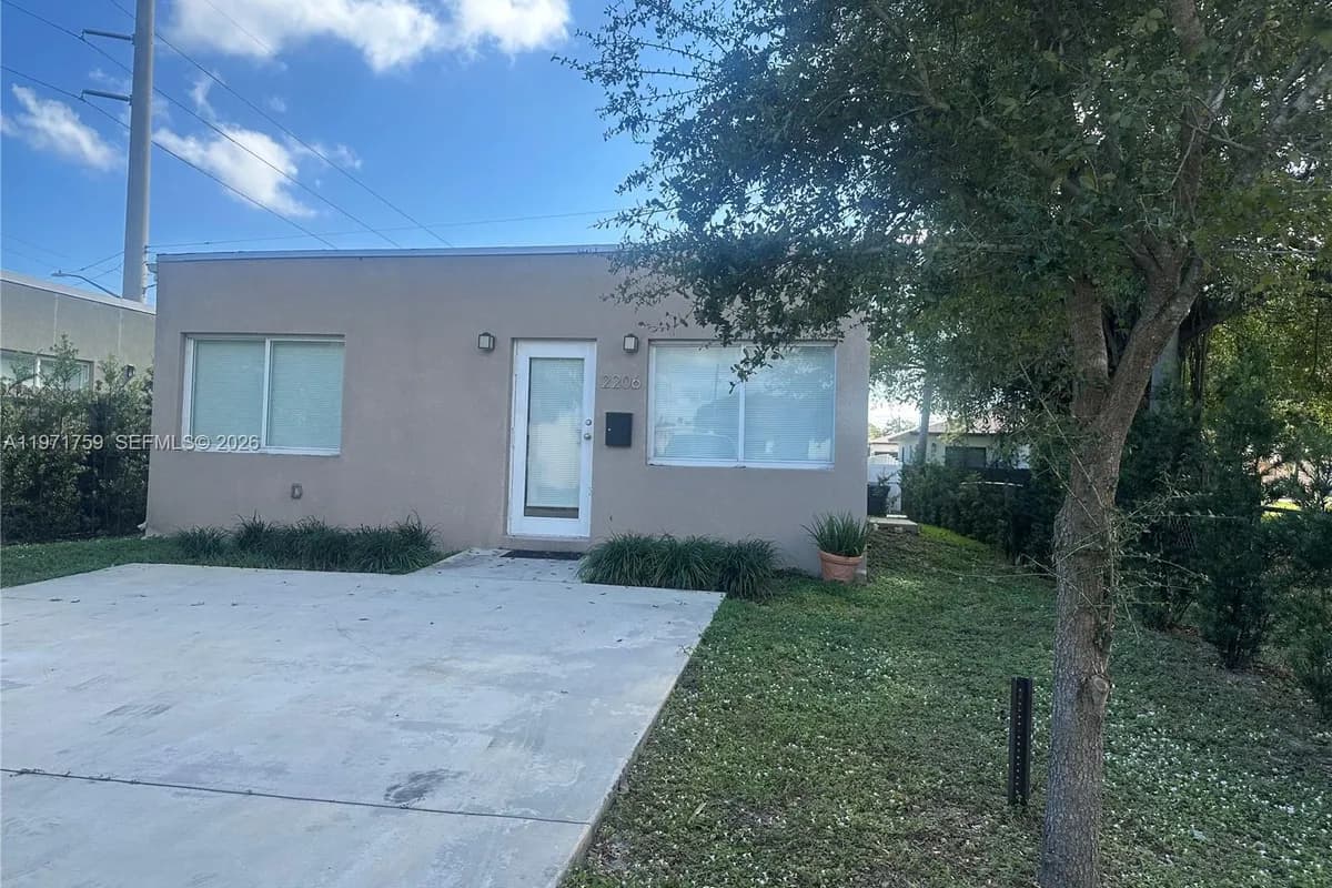 2206 Simms St, Hollywood FL 33020