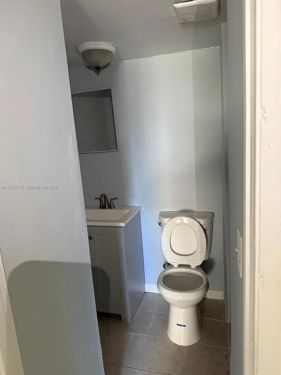 437 NE 30th St, Miami FL 33137