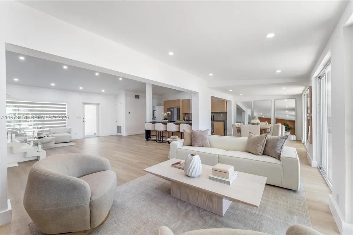 2548 Tortugas Ln, Fort Lauderdale FL 33312