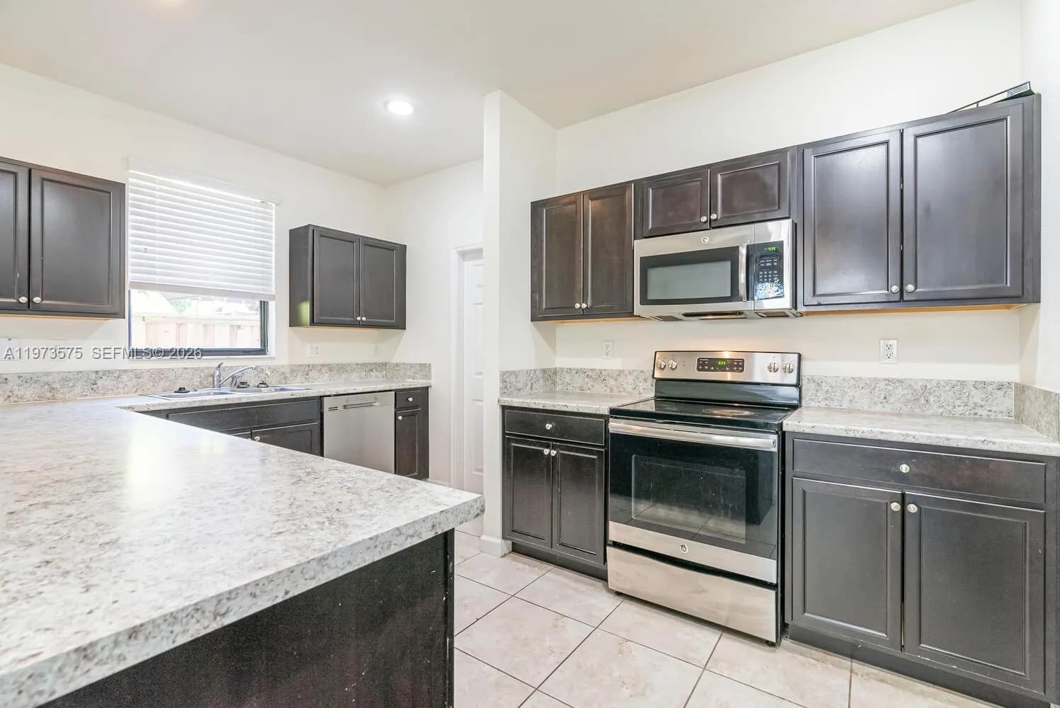 516 SE 35th Ter, Homestead FL 33033