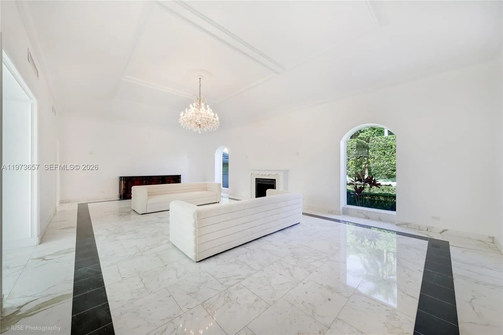 55 La Gorce Cir, Miami Beach FL 33141