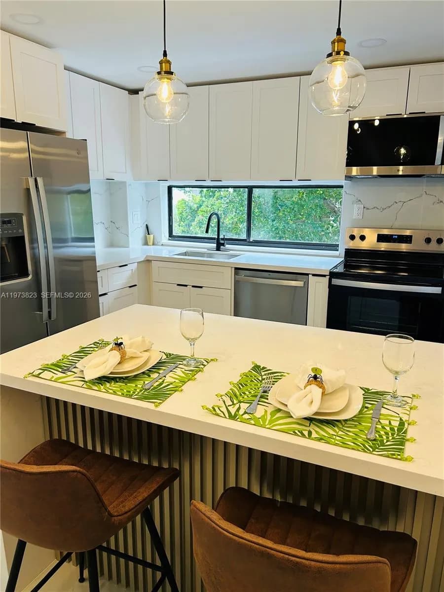 17021 N Bay Rd # 427, Sunny Isles Beach FL 33160