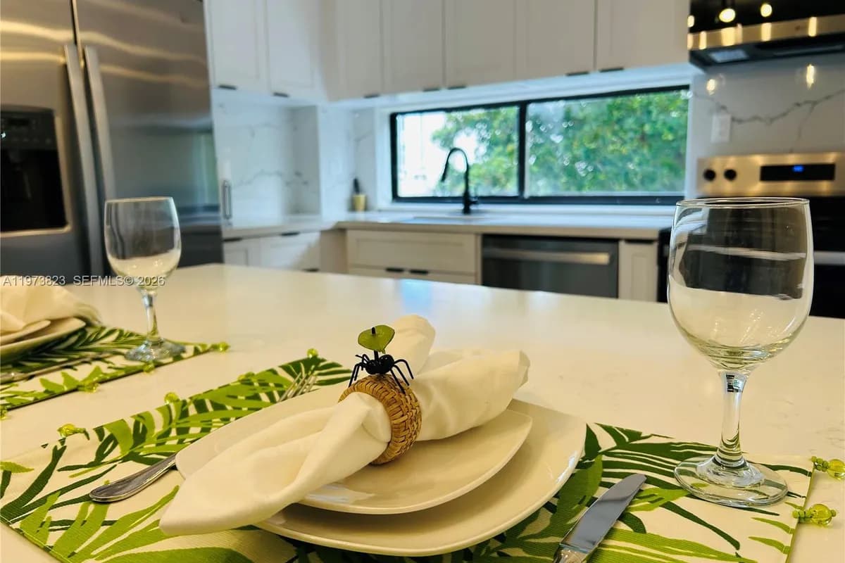 17021 N Bay Rd # 427, Sunny Isles Beach FL 33160