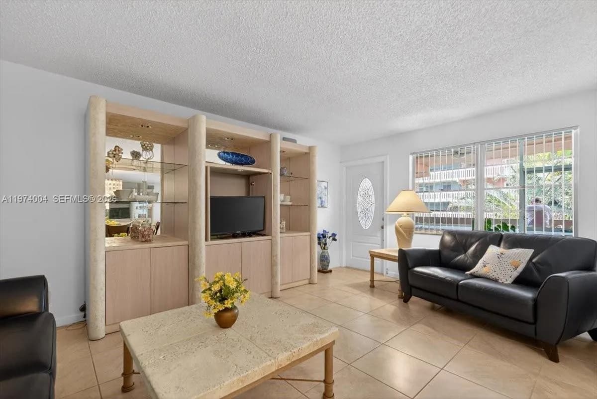 180 NE 12th Ave # 15B, Hallandale Beach FL 33009