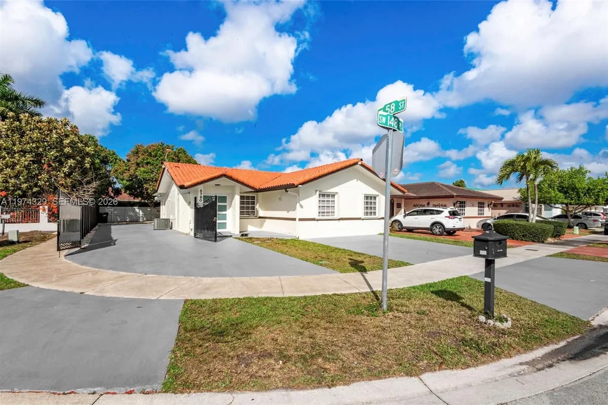 5790 SW 148th Pl, Miami FL 33193