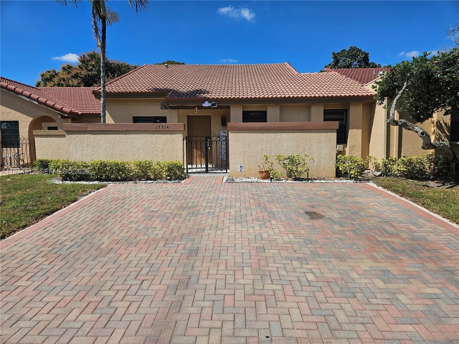 17914 NW 66th Ct Cir, Hialeah FL 33015