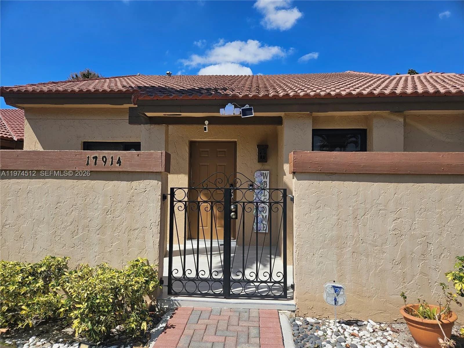 17914 NW 66th Ct Cir, Hialeah FL 33015