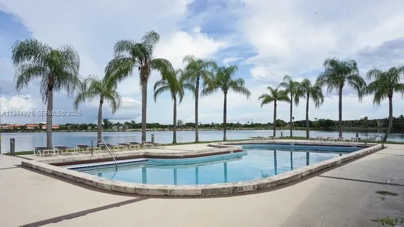 331 Ives Dairy Rd # 10, Miami FL 33179
