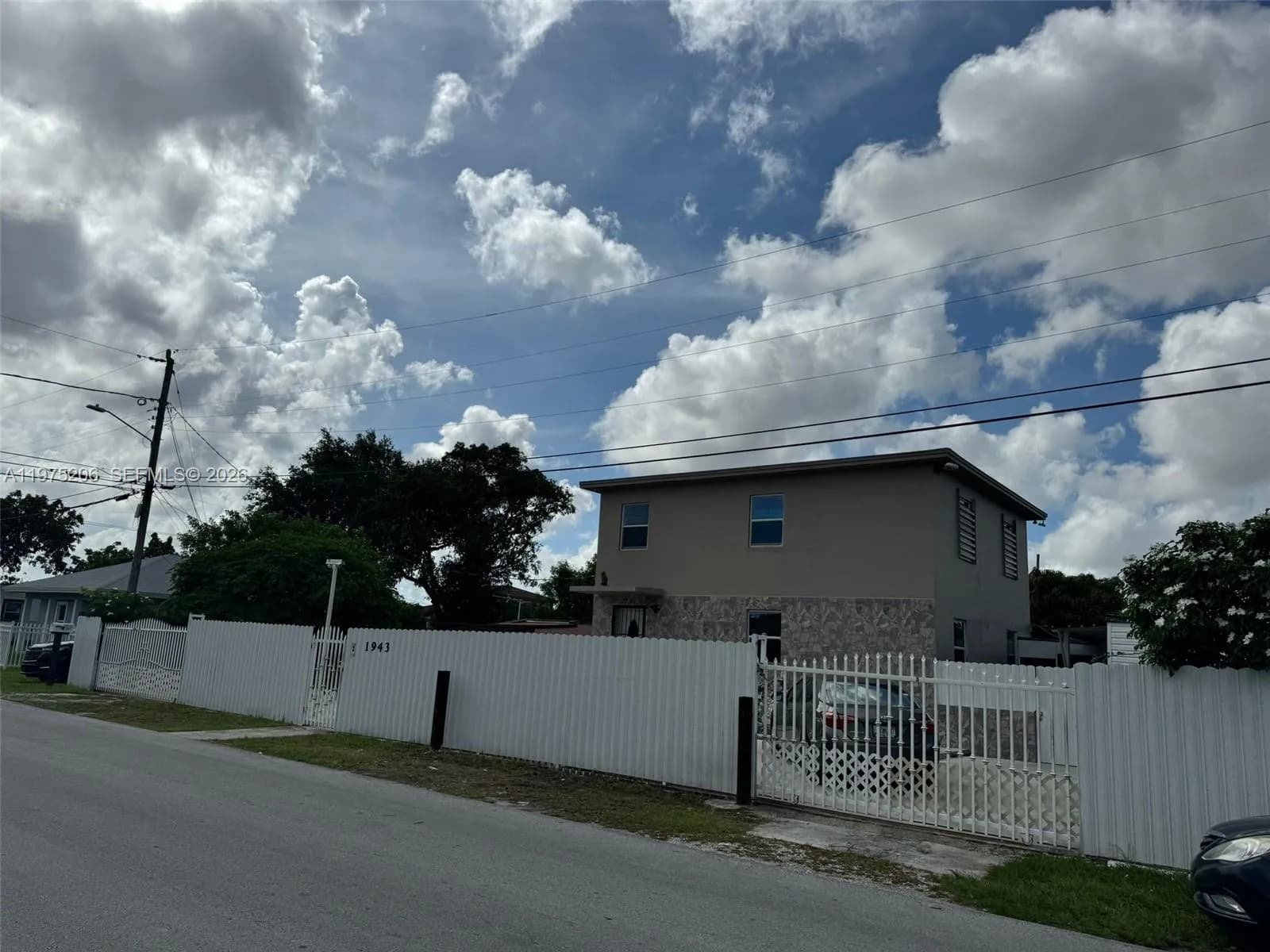 1943 NW 72nd St, Miami FL 33147