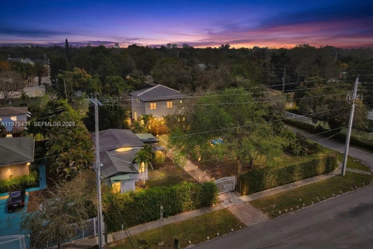11809 NE 1st Ave, Miami FL 33161