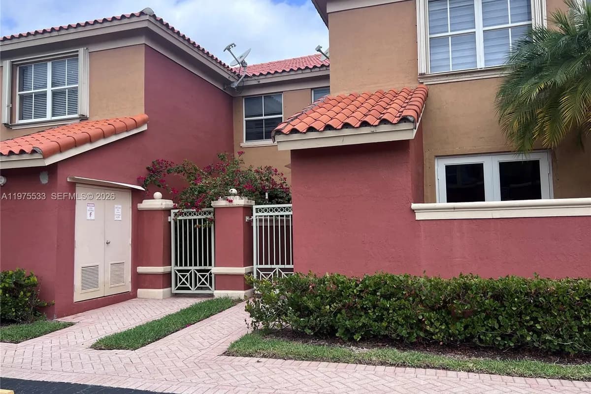 6104 NW 114th Pl # 213, Doral FL 33178