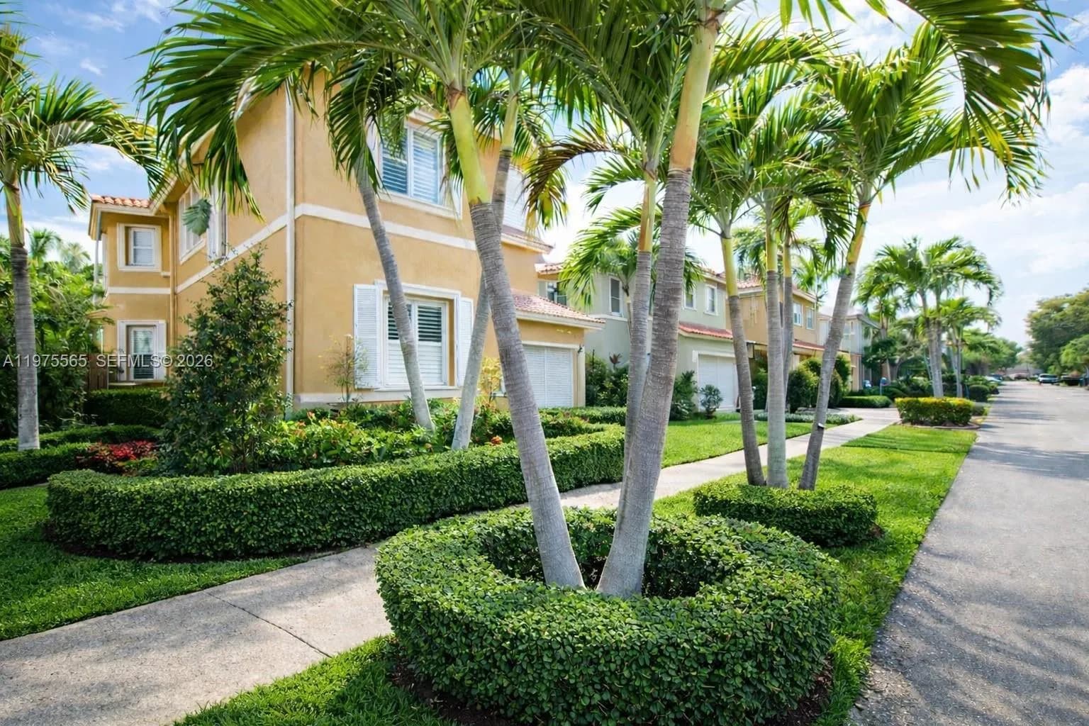 15542 SW 112th Dr, Miami FL 33196