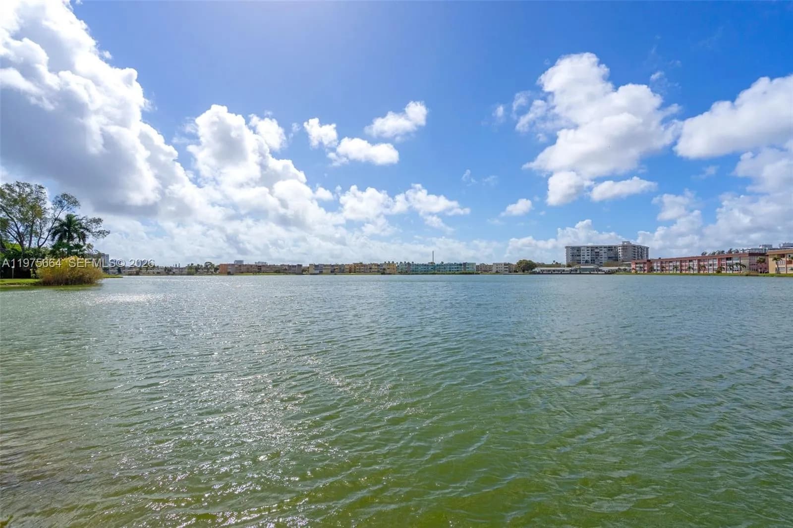 1530 NE 191st St # 105, Miami FL 33179