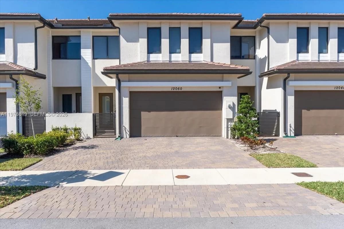 12060 SW 82nd Pl, Miami FL 33156