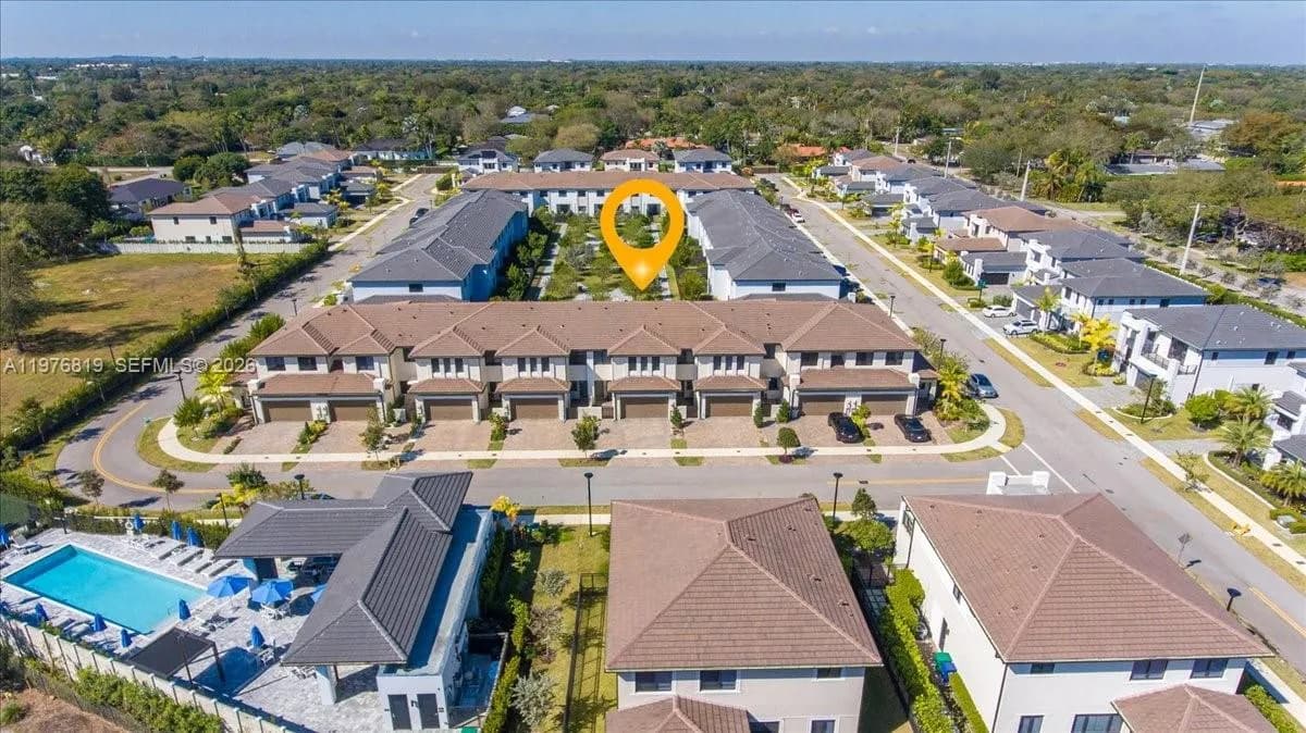 12060 SW 82nd Pl, Miami FL 33156