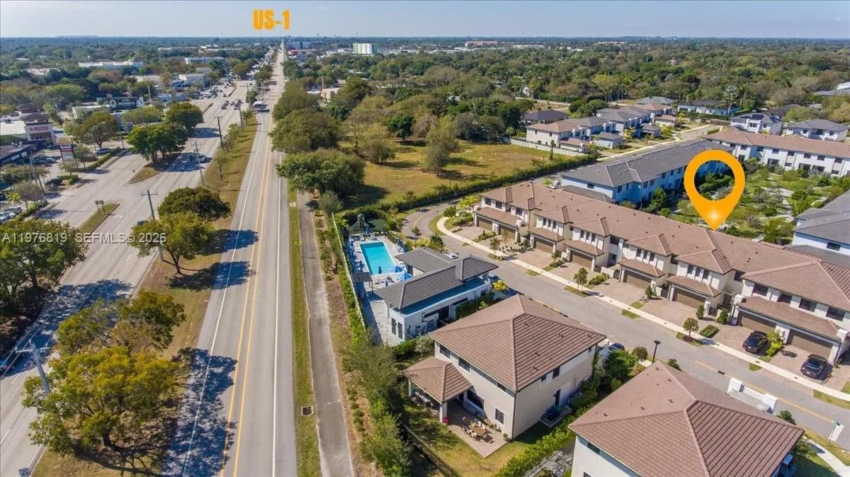 12060 SW 82nd Pl, Miami FL 33156