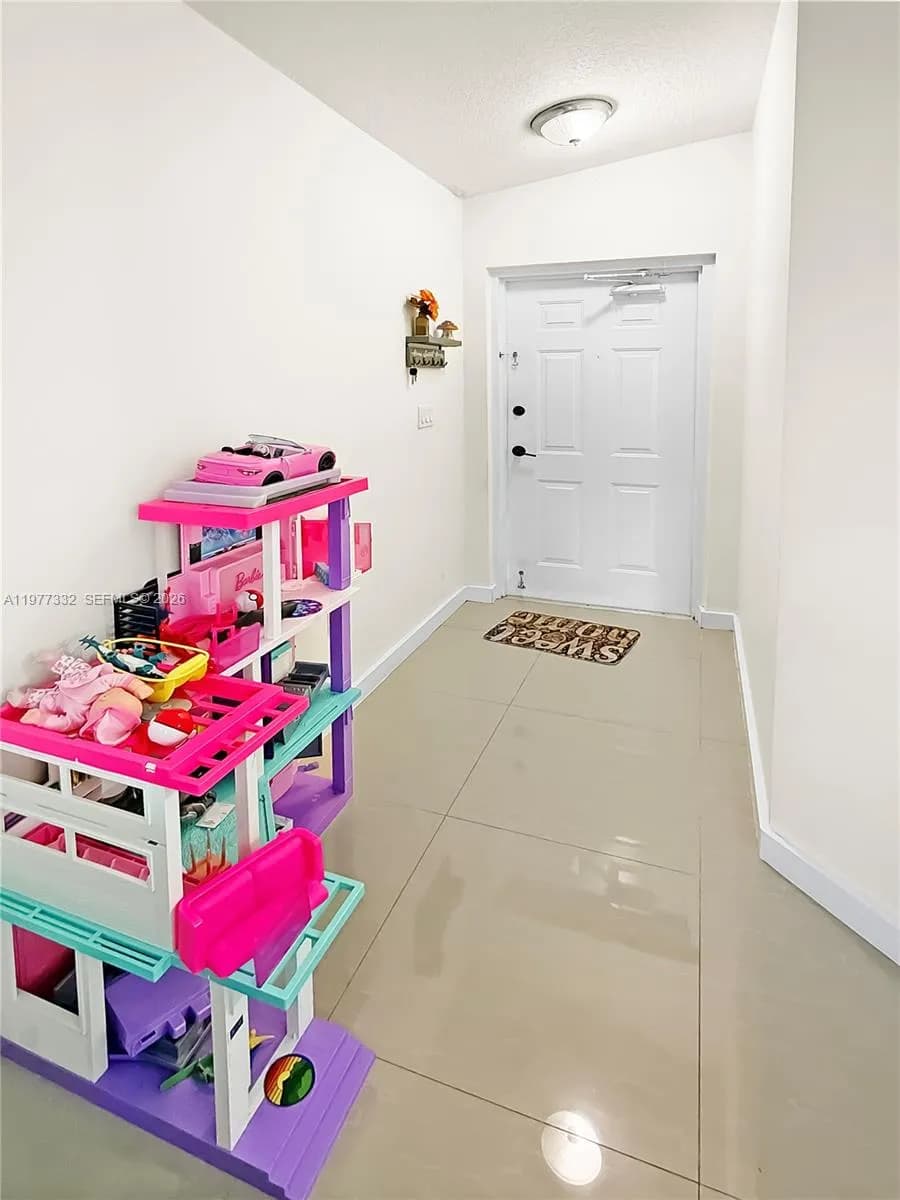 945 NE 34th Ave # 204, Homestead FL 33033