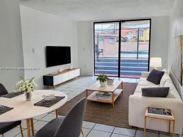 9678 Fontainebleau Blvd # 111, Miami FL 33172